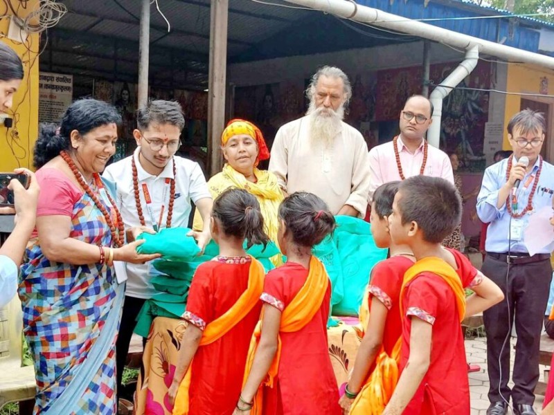 ग्रीनल्याण्ड पब्लिक स्कुलको आश्रमका बालिकालाई सहयोग